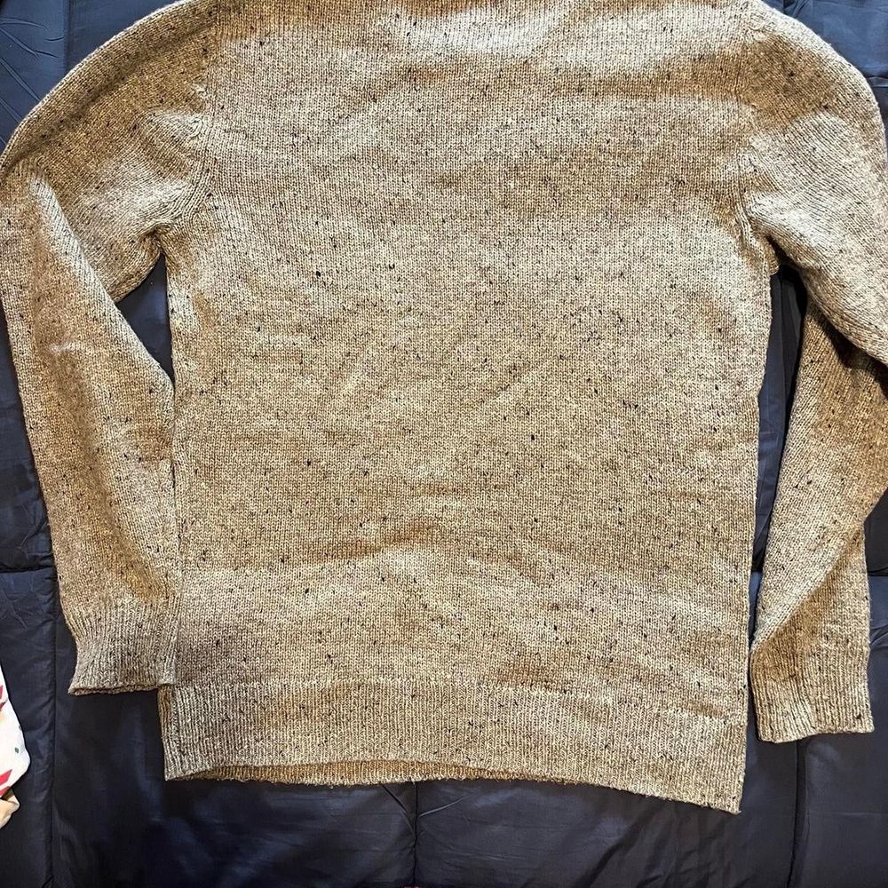 American Rag sweater - Picture 2 of 2